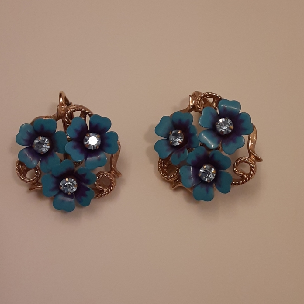 Love me nots blue Earring - Picture 1 of 4